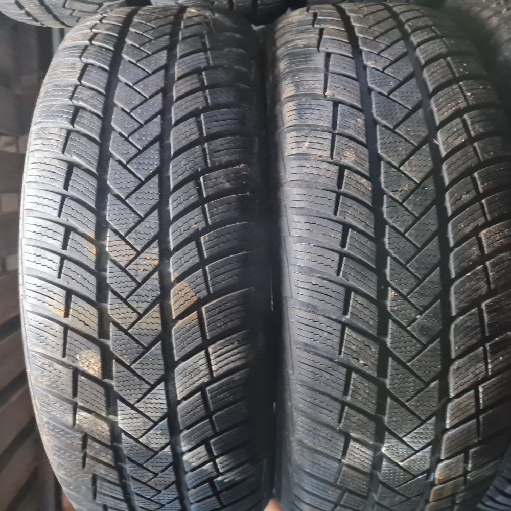 Vredestein Wintrac Pro 255/40 R21 102V  